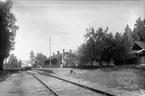 Järle station.  Nora Bergslags Järnväg, NBJ motorvagnståg med gengas.