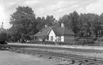 Järnvägsstationen i Kallhäll. D-lok.