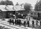 Lokstationen vid Dannemora station. På bilden syns två ånglok från Dannemora-Hargs Järnväg , DHJ 1 