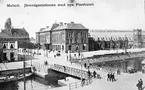 Malmö Central invigdes 1856.Stationen låg då i stadens utkant nära färjorna till Köpenhamn som gick från Inre hamnen alldeles framför stationsbyggnaden.