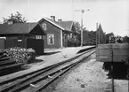 Stationen är byggd, Hållplats anlagd 1889.