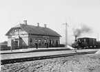 Trolleholm station. Helsingborg - Hässleholms Järnväg, HHJ lok 22 