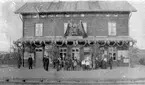 Station anlagd 1892. Tvåvånings stationshus i trä. Byggnaden blev 1923 ombyggd invändigt, och sammanbyggd med godsmagasinet. 1933 företogs en modernisering. Mekanisk växelförregling.