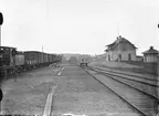 Stationen hette under en tiden fram till 1953  Kungsälvs Ytterby. Trafikplatsen öppnades 1907.