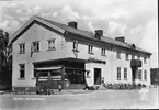 Station anlagd 1928. Tvåvånings stationshus i trä.