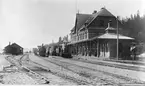 Stationen anlagt 1892. Samma år byggdes stationshuset, efter A W Edelsvärds ritningar. K-märkt 1986.