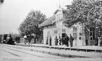 Station anlagd 1875. En- och enhalvvånings putsat stationshus. Mekanisk växelförregling. Stationshuset renoverades 1948.