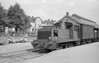 Nora Bergslags Järnväg, NBJ diesellok 8 med persontåg.