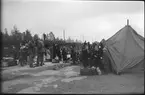 Flyktingar från Finland anländer i Haparanda hösten 1944.