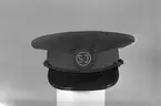 Uniformsmössa med SJ emblem.