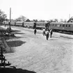 Statens Järnvägar, SJ Tåghem.
Exteriör av tåget, Lund, Ystad och Simrishamn stn.
(Blackebergs Lärov. tåghem)