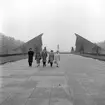 Sowjetisches Ehrenmal Treptower Park, minnesmärke över de soldater från Röda Armén som stupade under striderna i Berlin april-maj 1945. Bilden tagen i samband med Statens Järnvägar, SJ, Lucias besök i Berlin