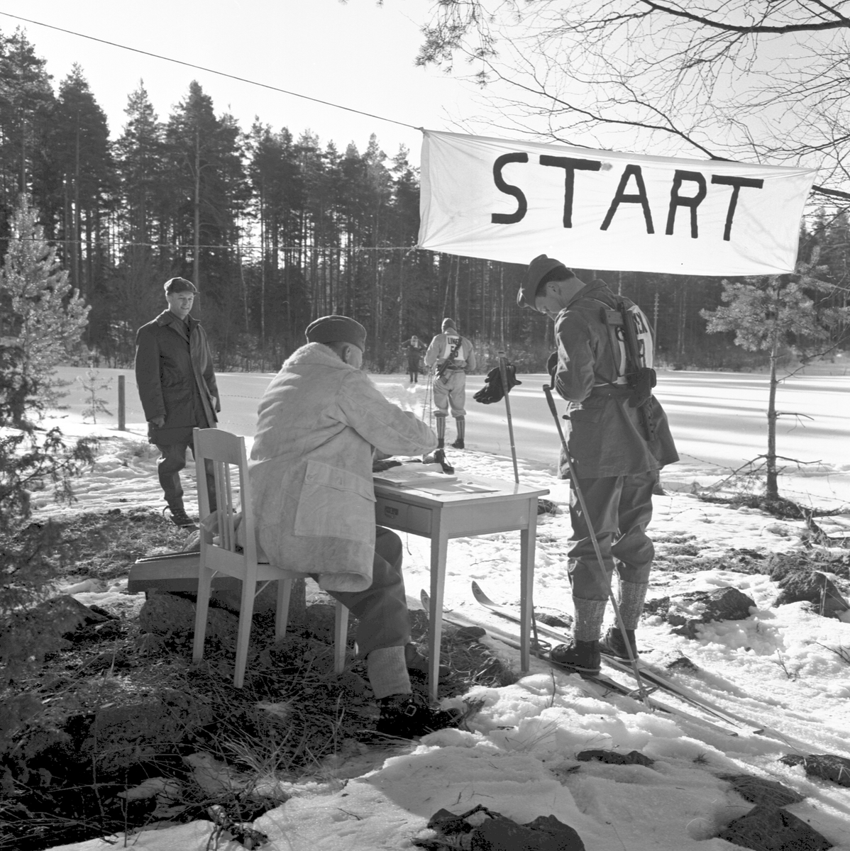 Driftvärnets vintertävling. Skidor och skytte. Start