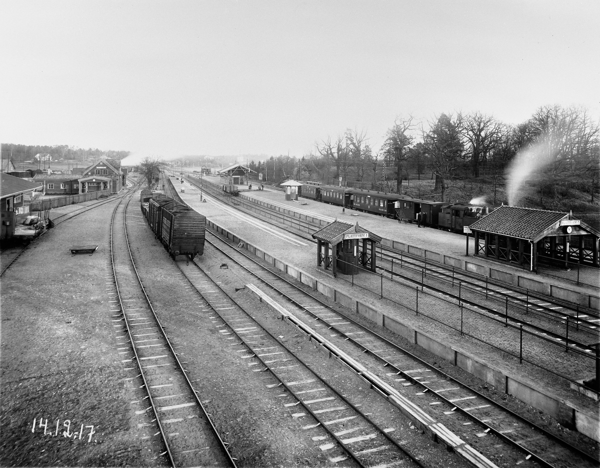 Vy över Älvsjö stationsområde.