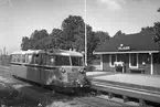 Sperlingsholm station. Halmstad - Nässjö Järnväg. HNJ Motorvagn 16. Rälsbuss