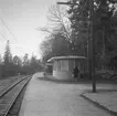 Hållplatsbyggnad vid Lillängen station.