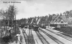 Första stationshuset togs i bruk 1876. Nytt stationshus byggdes 1900. Samma år byggdes bangården ut till sju spår