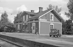 SWB, stationen anlades 1876 .Stationshuset byggt 1876, brädfodrat 1884. Godsmagasin byggt 1881. Vattentorn byggt 1880. Betjäningsbostad för två hushåll byggt 1891. 1941 ändrades en jordkällare till skyddsrum