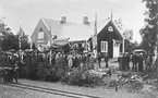 Invigning
Namnet var före 9/5 1948 ÄLGHULTSBY. Station anlagd 1922. En- och halvvånings stationshus i trä, byggt i vinkel