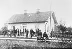 Stationen anlades 1874. Stationshuset, nu tvåvånings putsat, påbyggdes en våning 1920 och expeditionslokalen moderniserades 1940