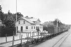 Gamleby station och blandat tåg.