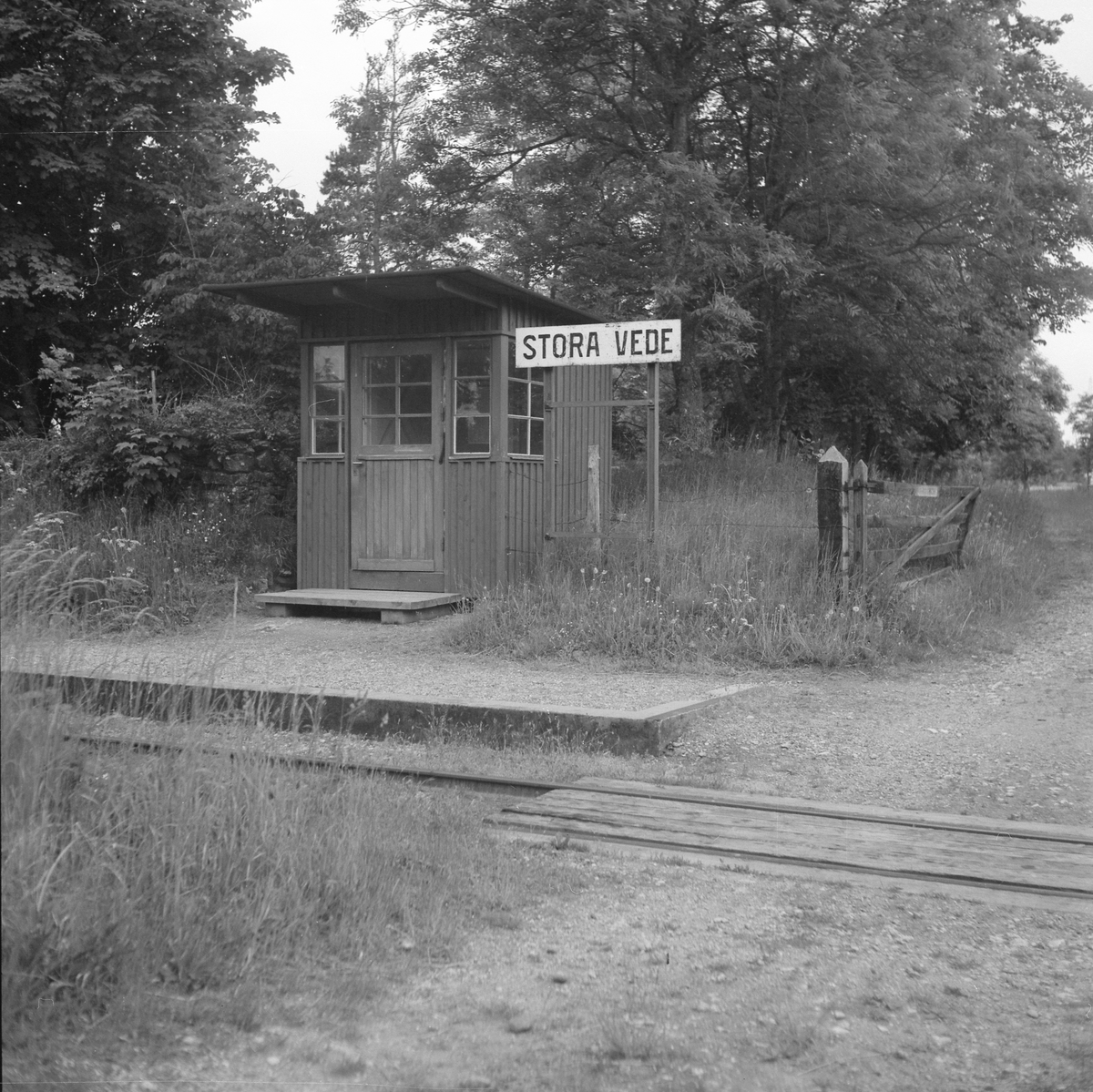 Stora Vede järnvägsstation, hållplats.