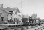 Ånglok med vagnar vid Matfors station.