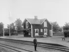 Stationsföreståndare C. A. Johansson vid Evedal station.