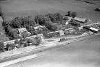 Flygfoto över stationen
Hållplats anlagd 1906. En- och enhalvvånings stationshus i tegel