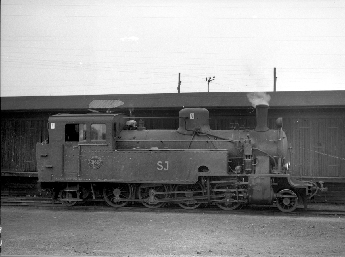 NÖJ nr 18 (f.d. ID SJ N4p 3160), 891 mm. Tillverkarnummer MV 668.
Axelföljd: 1D1.
Dragkraft: 6210 kg.
Vikt: 41,4 ton.