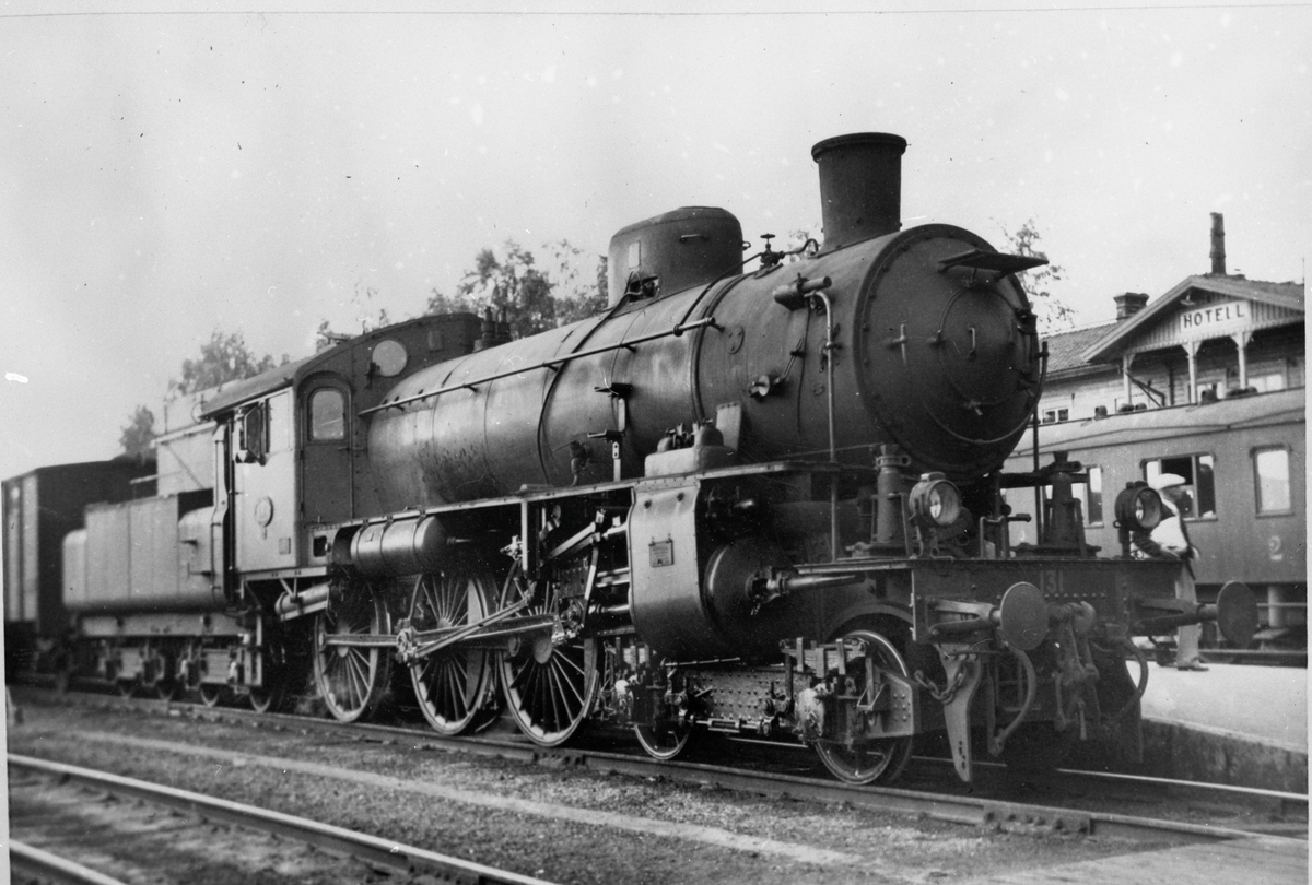 Södra Dalarnes Järnväg, SDJ B3 131. 



Vid SDJ 1935 till 1945.