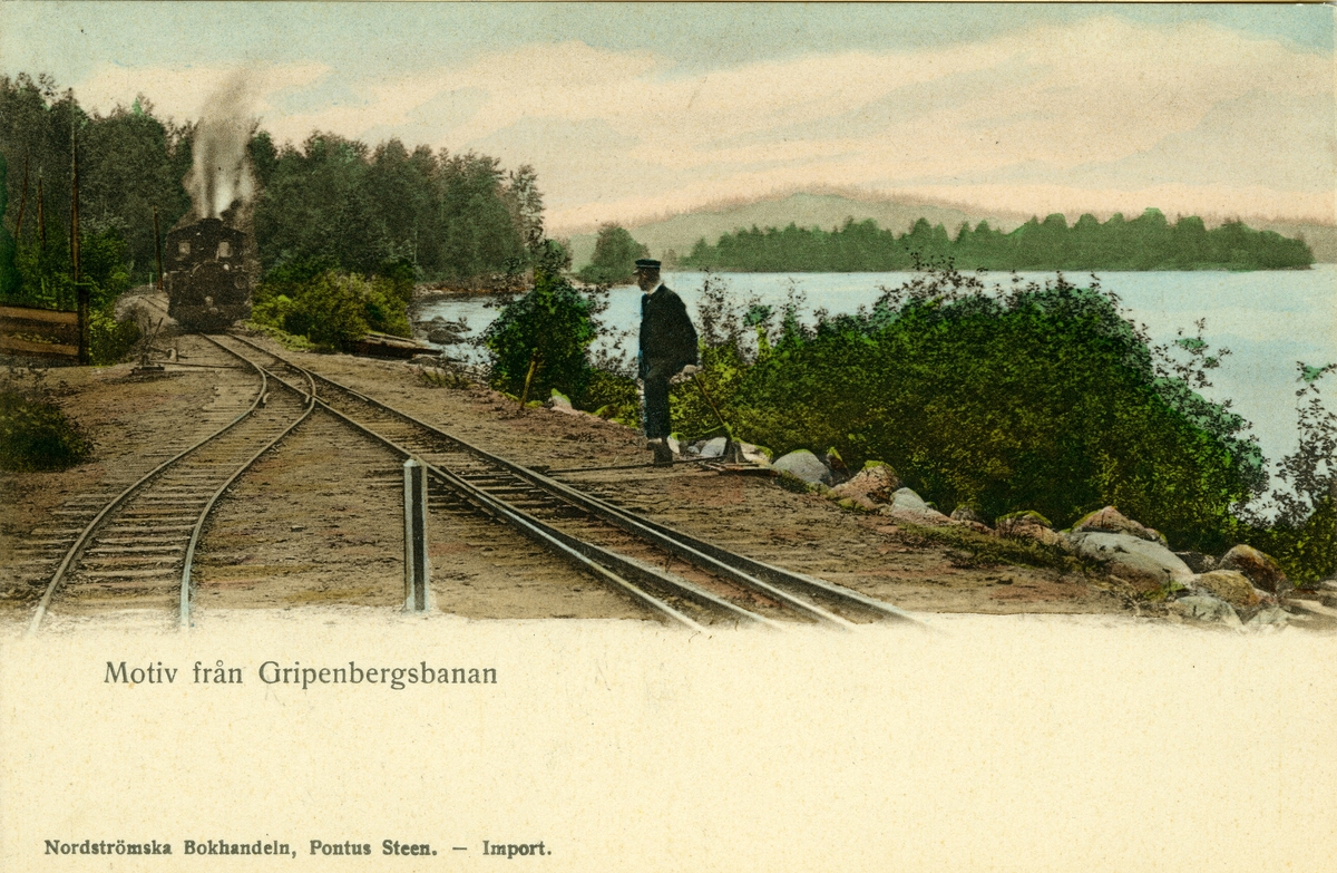 Ånglok ankommer till Bunn station, till höger syns sjön Bunn.