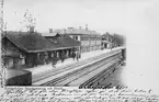 Järnvägsstation i Katrineholm. Västra stambanan öppnade för trafik vid
Katrineholm 1862. Vid järnvägsspåret mellan Gnesta och Hallsberg.
Eldrift på denna bandel kom 30.04.1926.