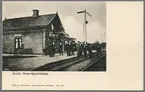 Folksamling vid Ärla station.