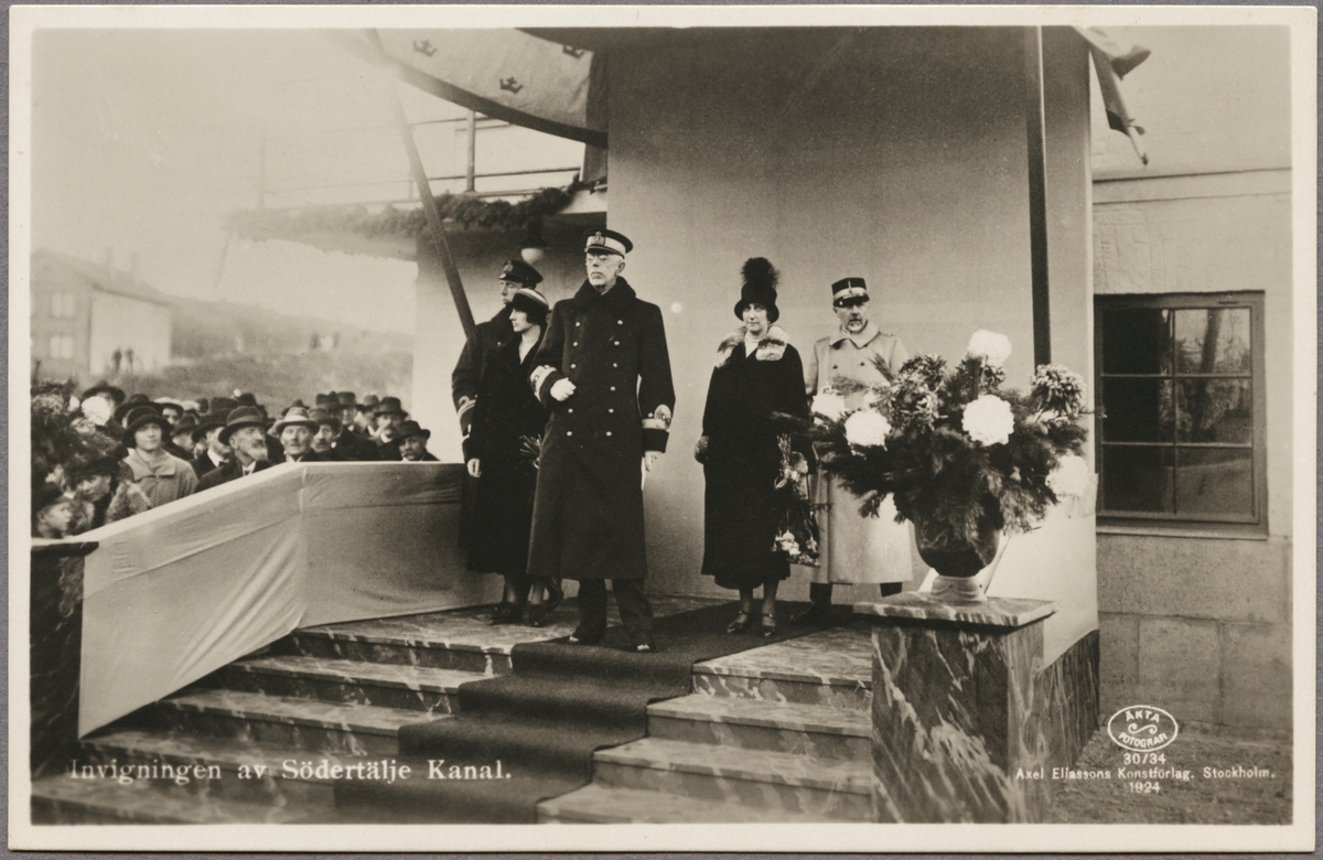 Gustaf V vid invigning av Södertälje kanal.