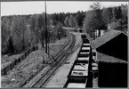 Gruståg på bangården vid Almvik station.