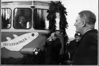 Statens Järnvägars Generaldirektör Erik Upmark (till höger) på invigning av linjen mellan Åtvidaberg och Västervik.
Statens Järnvägars, SJ YBo8 1008.