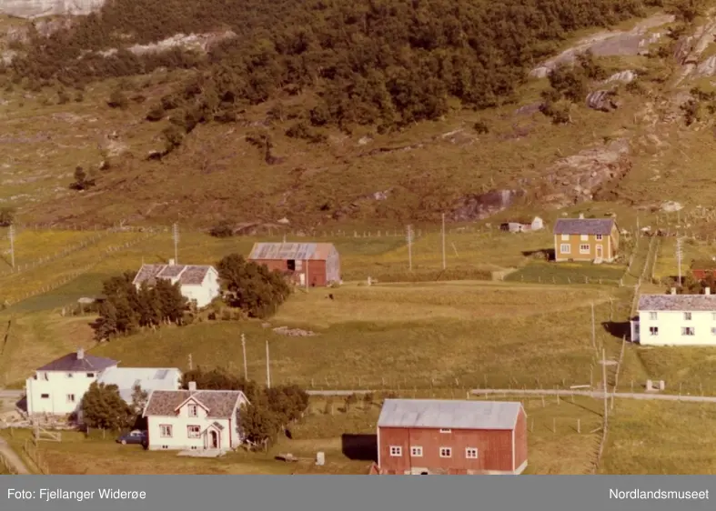 Flyfoto. Gildeskål. Våg. Widerøe. 13.juli 1961. W 032369.