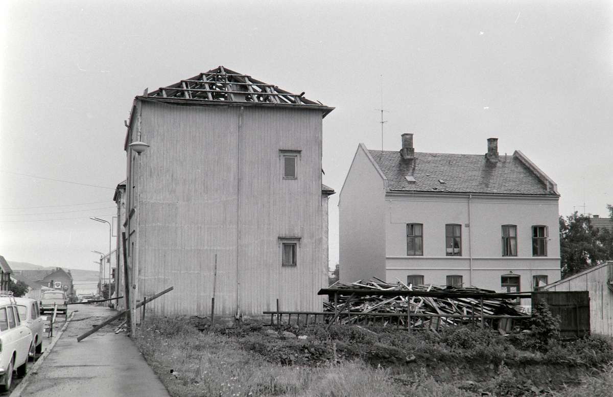 Hamar, Sverdrups gate 41 - 43, i krysset med Enggata, før riving,