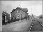 Station öppnad 1876 med en och enhalvvånings statioshus i trä. Byggnaden blev 1946 fullständigt ombyggd och moderniserad. Även bangården har utbyggts. Mekanisk växelförregling med kontrollås. Stationen nedlades 1981.