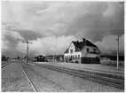 Berghem station  öppnad av Varberg-Borås Järnväg, VBJ 1918 med tvåvånings putsad stationsbyggnad. Elektrisk växelförregling anordnad 1945.