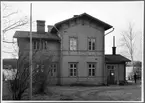 Stationen anlades 1859. 
Nytt stationshus, envånings i trä, uppfördes 1946-47 ca 100 m väster om den smalspåriga banans stationshus.