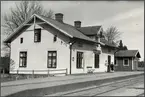 Hållplats anlagd 1894. En- och enhalvvånings putsat stationshus. Bostadslägenheten renoverades 1948 .Öppnad 21.11.1894. Fullständig station sedan 1925. Stationshuset revs 1982. Stationshuset oputsat vid sekelskiftet