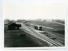 Höganäs Övre station. Järnvägen från Kattarp till Höganäs öppnades 1885 av SHJ, Skåne - Hallands Järnväg. I Höganäs fanns då två stationer, Höganäs Övre och Höganäs Nedre. Efter 1919 blev det en station istället för Höganäs Övre och Höganäs Nedre. En stor ombyggnad av Höganäs station ägde rum 1936. Nedlagd 1992.