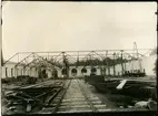 Hette före 1921 JÄRFVA. Det nuvarande stationshuset i trä i två våningar uppfördes 1866. Den 19 juni 1939 brann södra flygeln ned .Stationshuset rivet Namnet 1921 ändrat till ULRIKSDAL.
Järva lokstation under byggnation