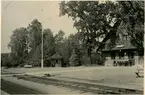 Stationen anlades 1912. 1939-40 moderniserades såväl expeditionslokalerna som bostadslägenheten. Tvåvånings tegelbyggnad