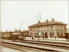 Stationen öppnad för trafik 1875-12-07. 1939 ombyggdes stationshuset och fick därigenom en modern interiör. I samband med elektrifieringen 1947  byggdes godsmagasin. Även bangården ombyggdes. Stationen har tre industrispår till olika industrier. Persontåg med  nästan nytt ånglok, SWB H 58. Loket tillverkades 1910 Nohab, tillverkningsnummer 959. Slopat 1975.