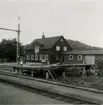 Lindome stationshus och lastbrygga.