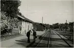 Trafikplats anlagd 1873. Envånings stationshus i trä. Mekanisk växelförregling