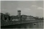 Malmö järnvägsstation med Hamnkanalen i förgrunden.